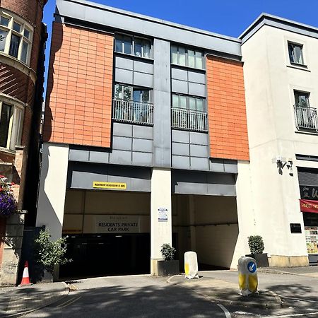 Stunning 2-Bed Town Centre Apartment - Hosted By Hutch Lifestyle Leamington Spa Exterior photo