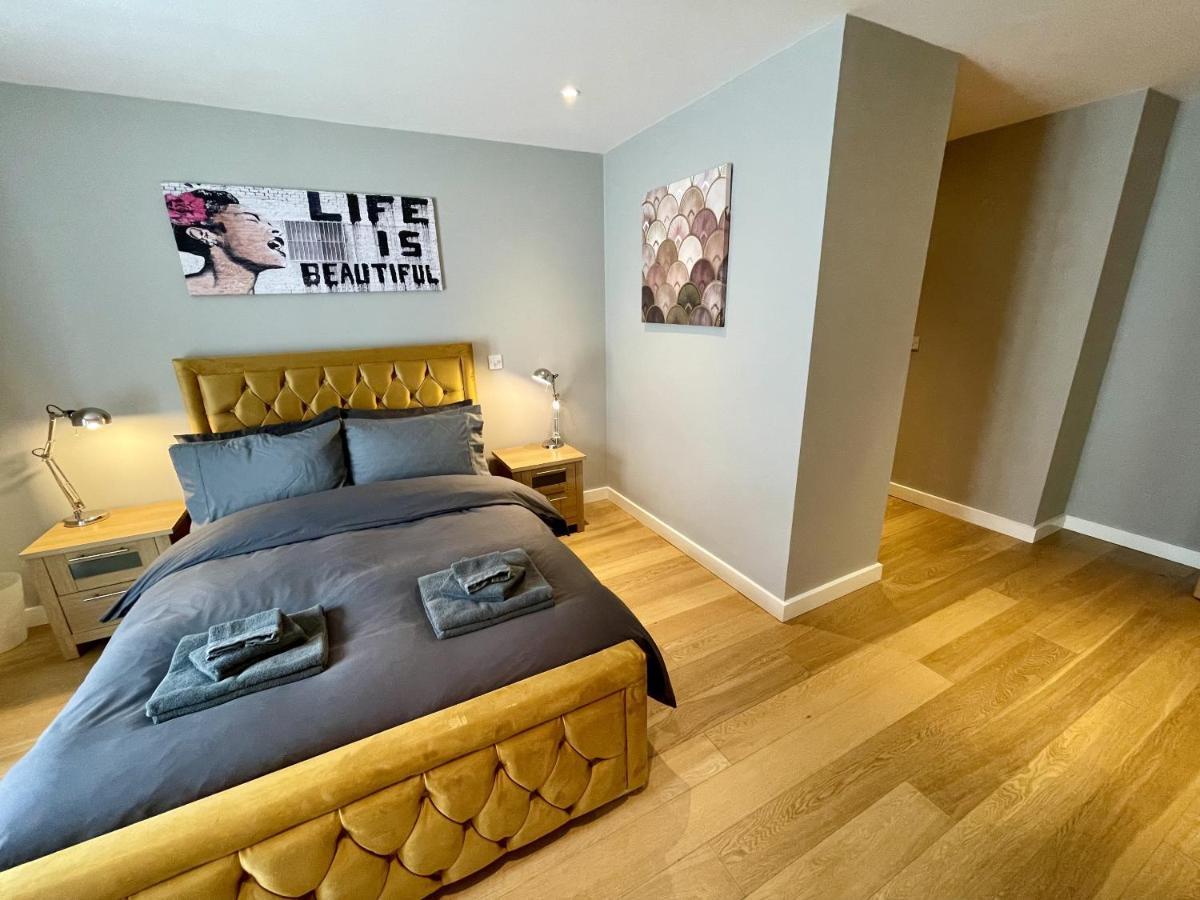 Stunning 2-Bed Town Centre Apartment - Hosted By Hutch Lifestyle Leamington Spa Exterior photo