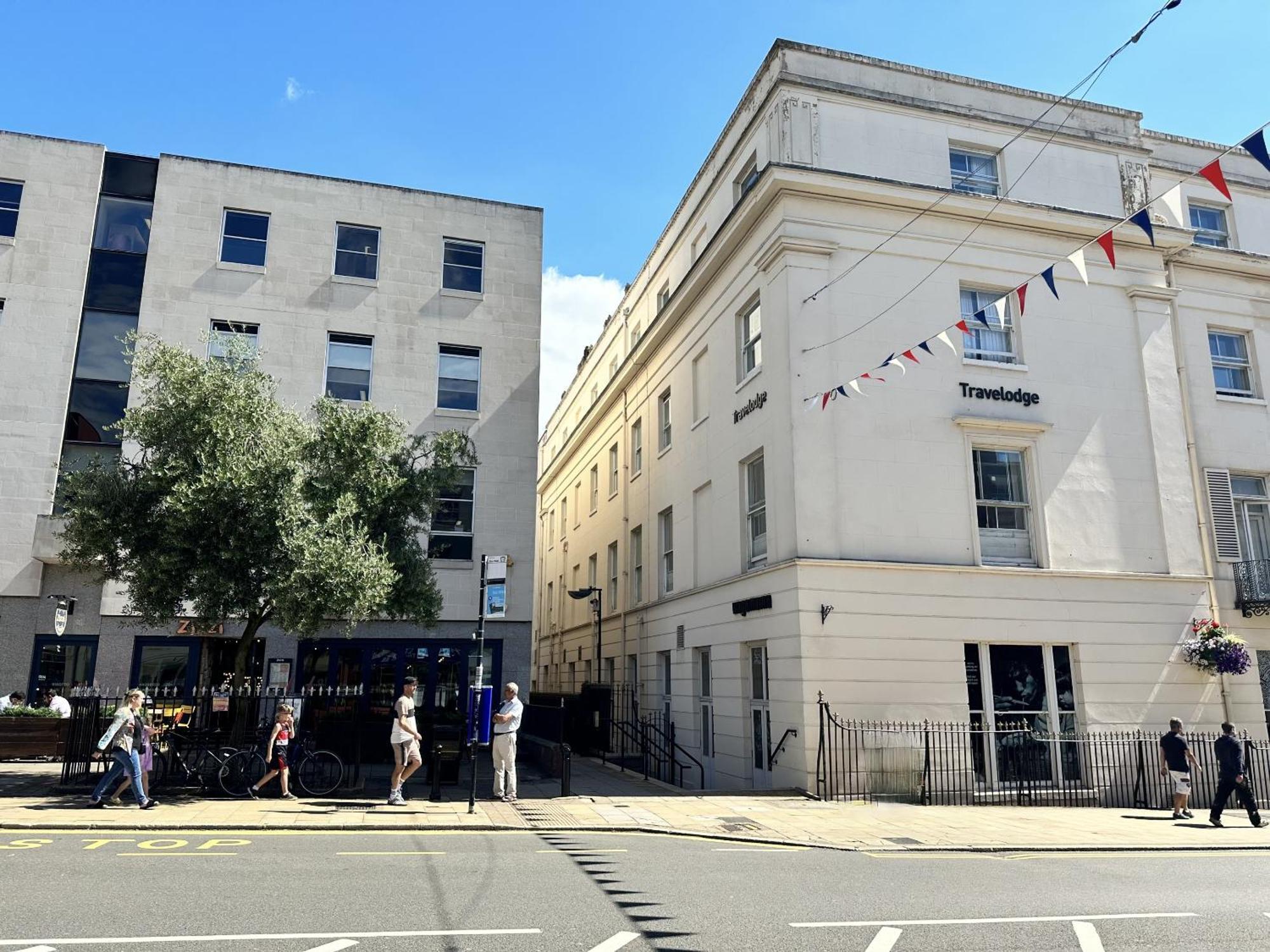 Stunning 2-Bed Town Centre Apartment - Hosted By Hutch Lifestyle Leamington Spa Exterior photo