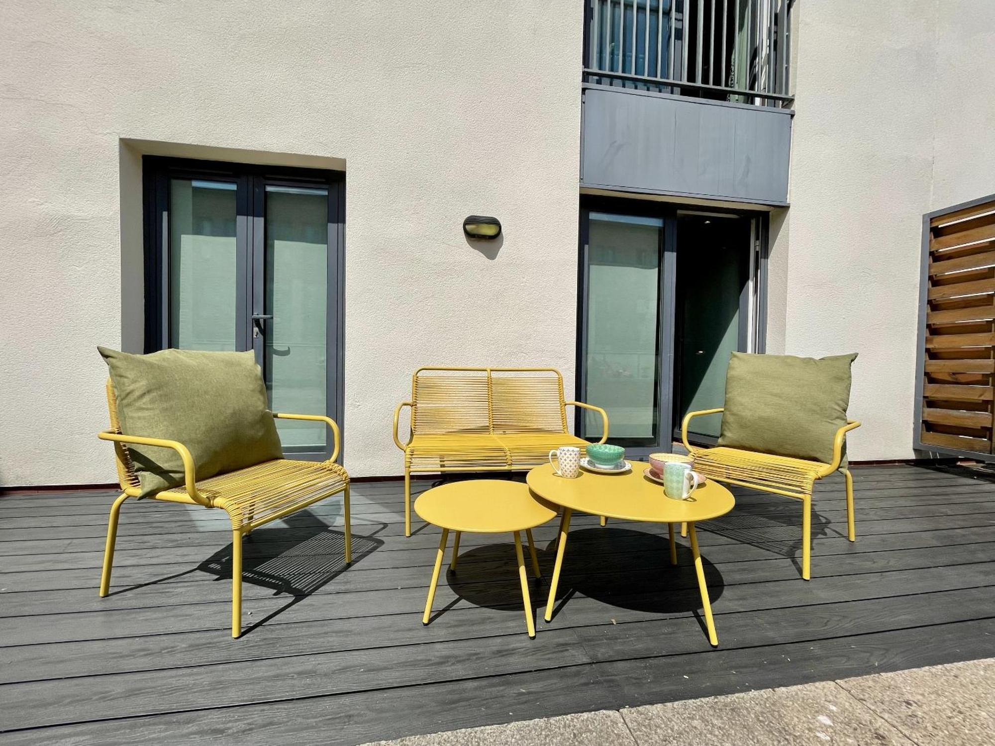 Stunning 2-Bed Town Centre Apartment - Hosted By Hutch Lifestyle Leamington Spa Exterior photo