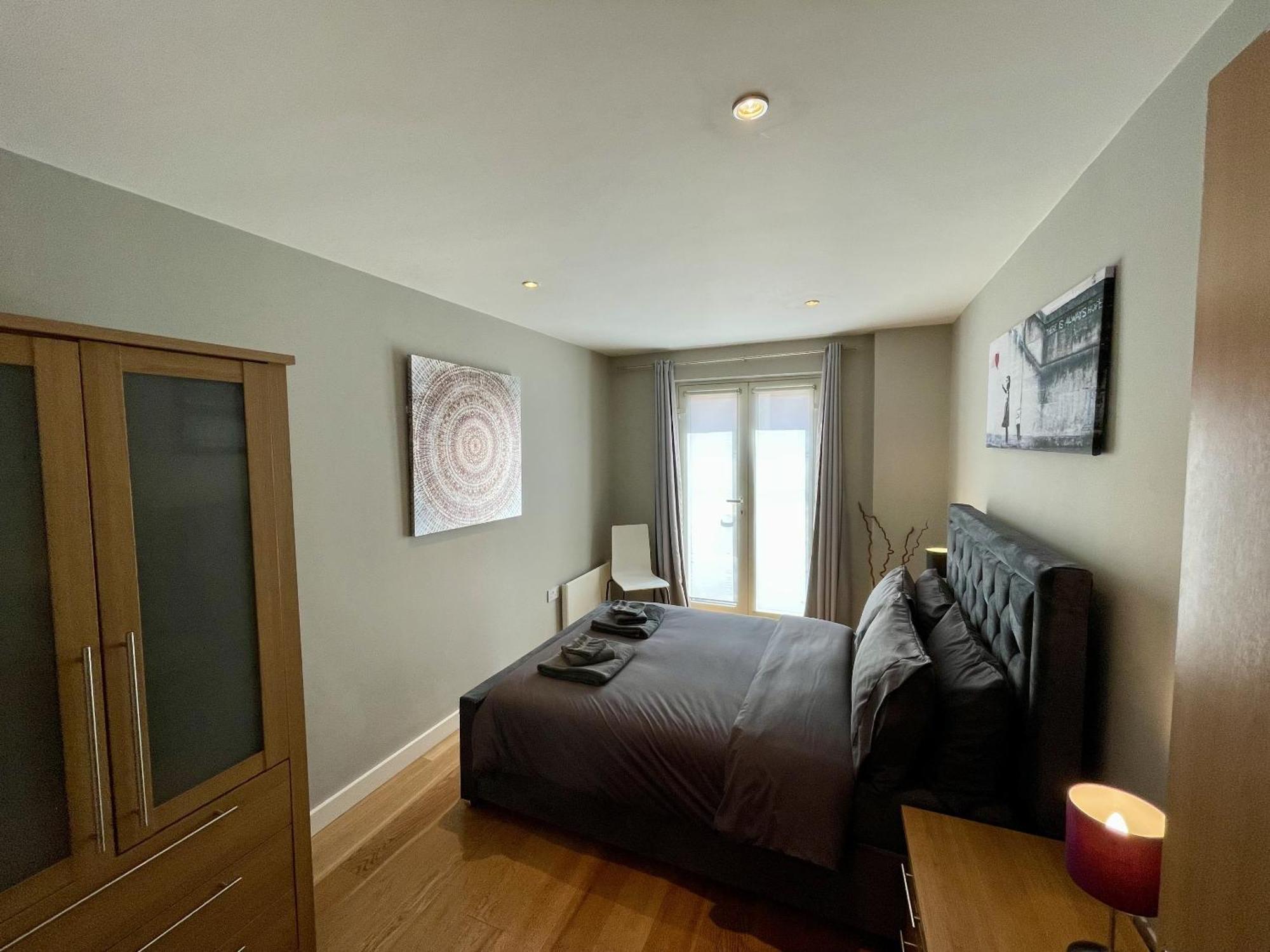 Stunning 2-Bed Town Centre Apartment - Hosted By Hutch Lifestyle Leamington Spa Exterior photo