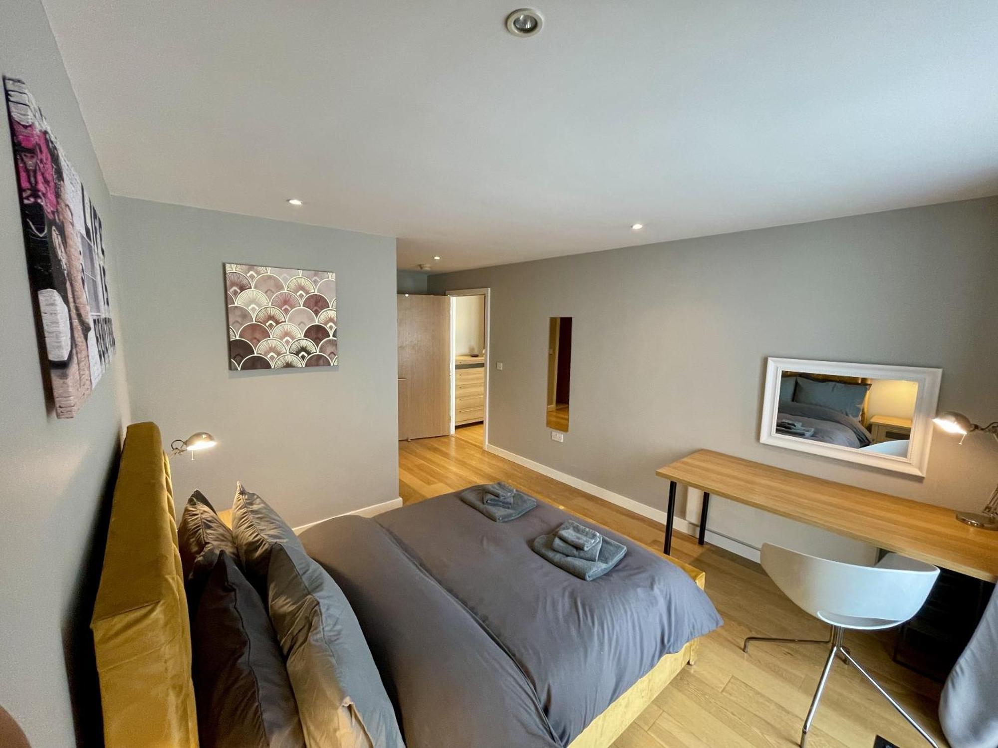 Stunning 2-Bed Town Centre Apartment - Hosted By Hutch Lifestyle Leamington Spa Exterior photo